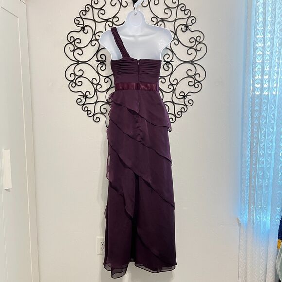 ✨ Adrianna Papell One-Shoulder Evening Gown – Size 4 ✨ - Picture 4 of 13